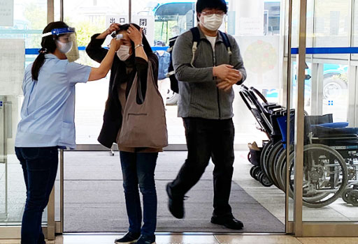 アラーム機能つき非接触温度計サーモピッパーで検温